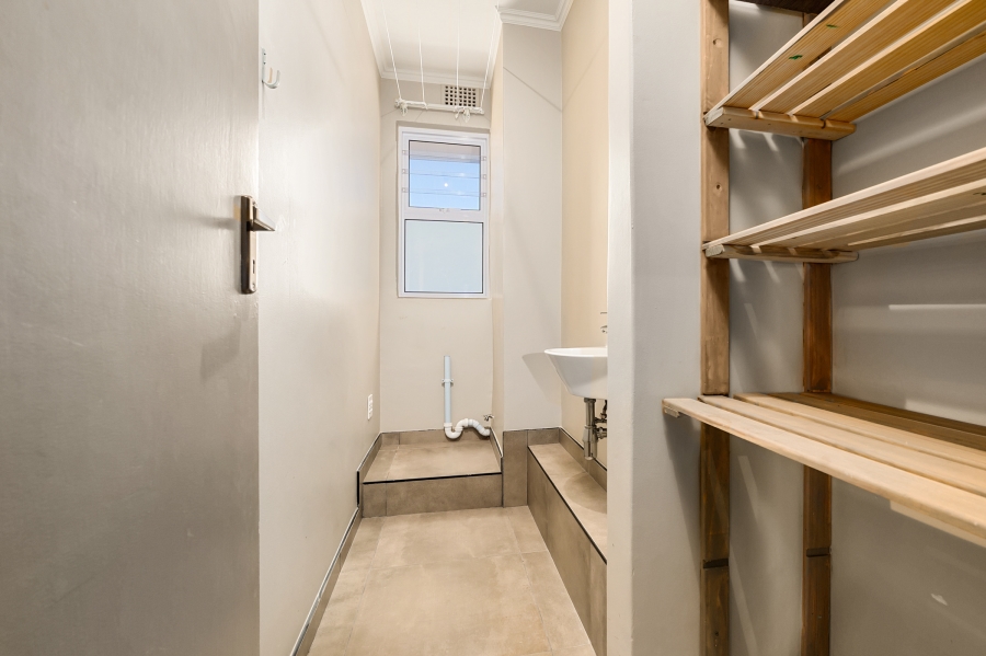 To Let 2 Bedroom Property for Rent in Sea Point Western Cape